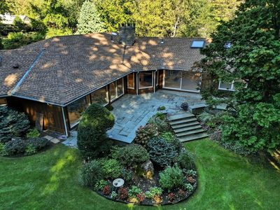 182 Crestview Cir, Longmeadow, MA, 01106