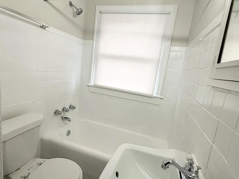 1136 Berthea St #11 — Photo 14