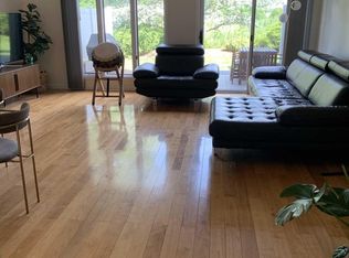 42 Meadowview Ct, Leonia, NJ 07605