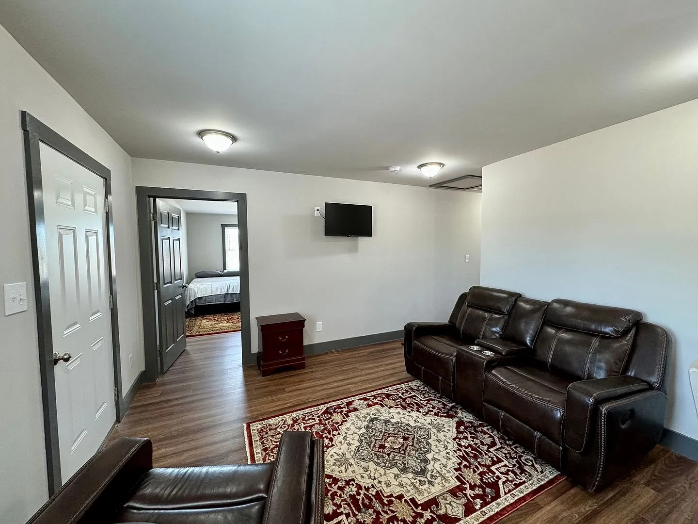 New Construction-Fully Furnished & Utilities Included — Photo 4
