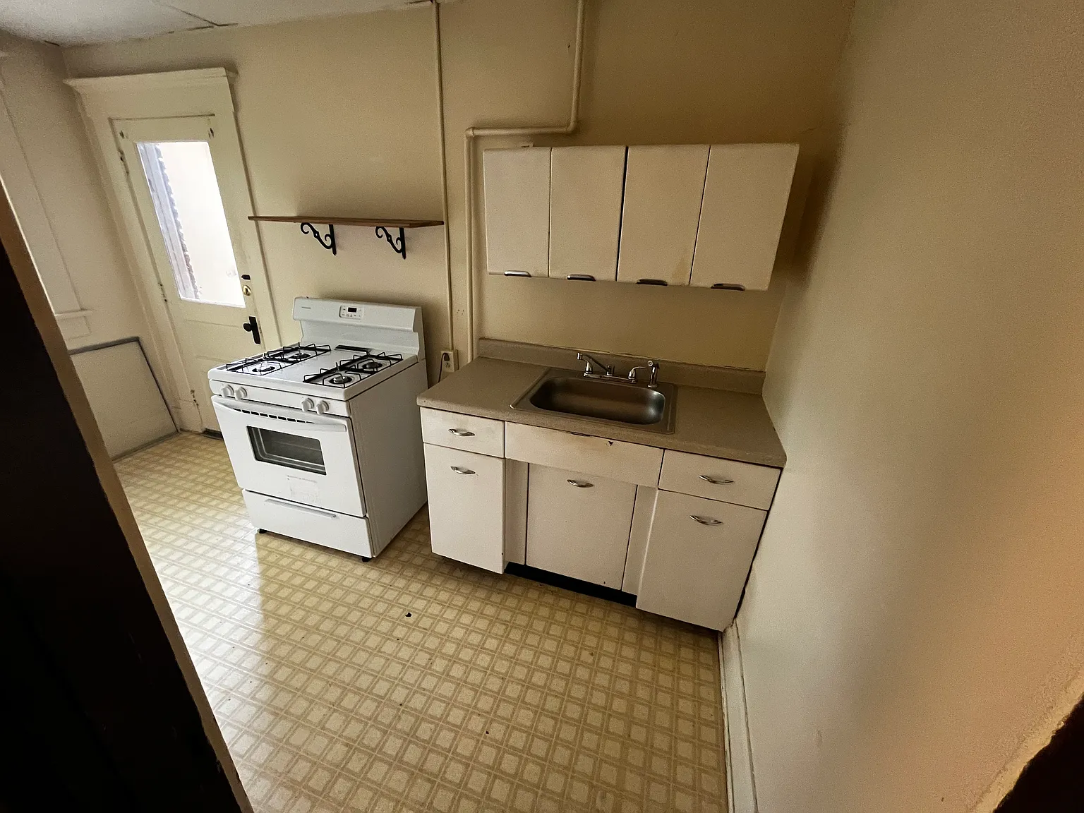 1 bed, $695 — Photo 2