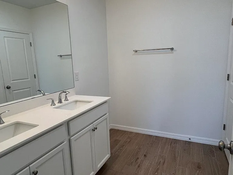 1782 SW Bayshore Blvd — Photo 37