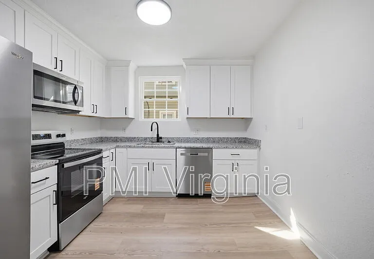 307 N 4th St — Photo 14