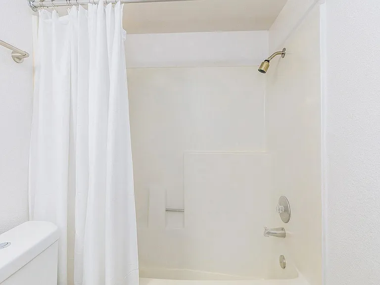 2 BED 2 BATH
