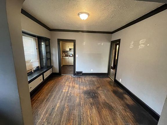 4th image of 10102 Sandusky Ave