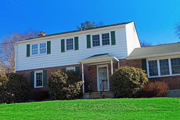 1st image of 304 Meriden Dr