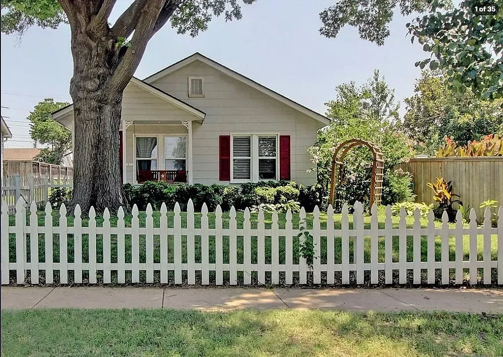 2 bed, 1414 sqft, $2,200 — Photo 1