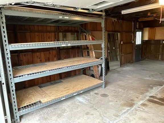 3rd image of 553 Garage Washington St