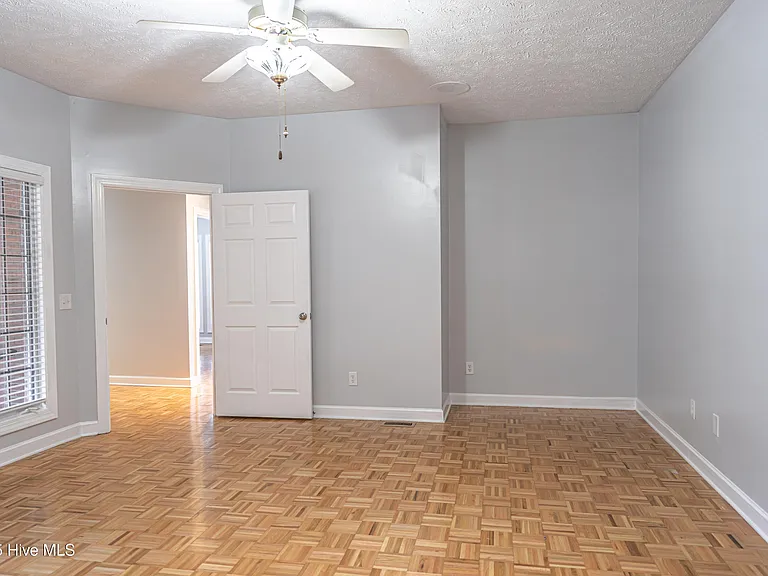 12 Wildwood Ln — Photo 30