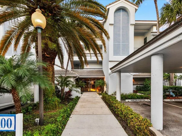 143 Bay Colony Dr N, Juno Beach, FL 33408