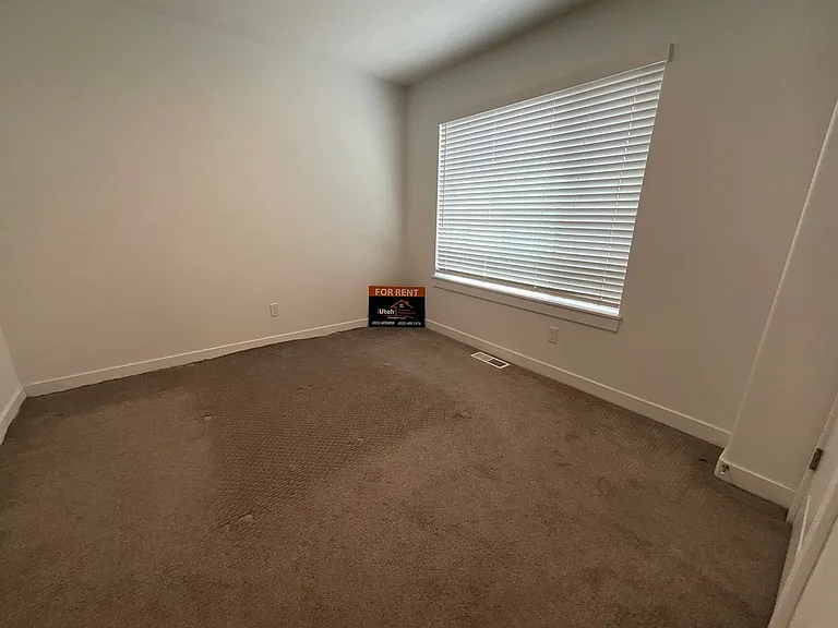3104 N 1625 E — Photo 14