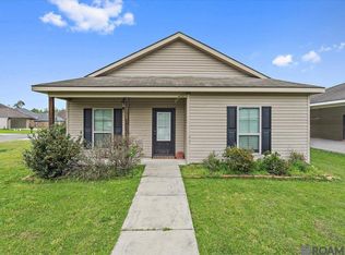 10803 Field Pointe Dr, Denham Springs, LA 70726