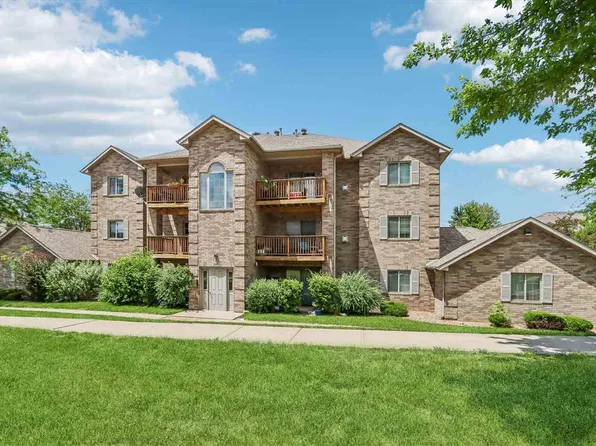 2861 Coral Ct APT 101, Coralville, IA 52241