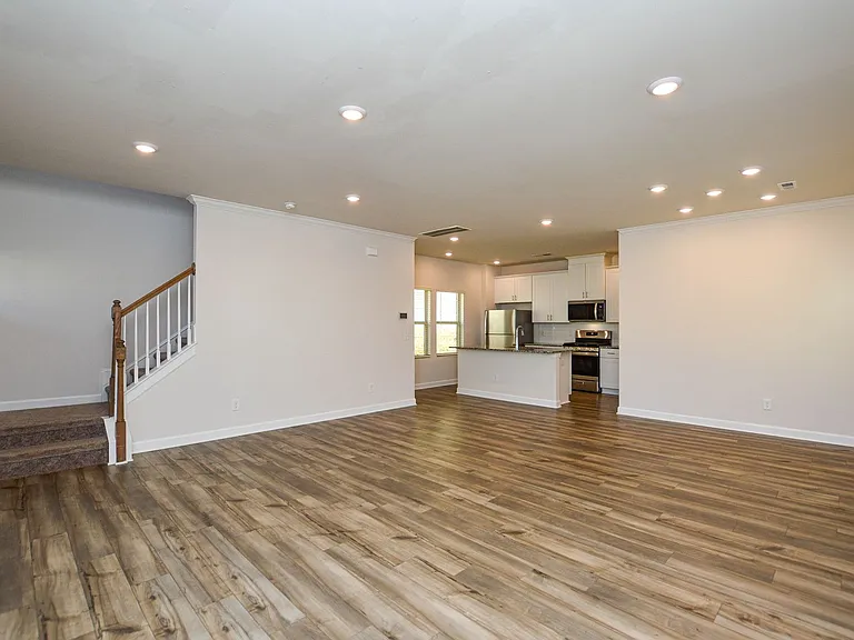 3215 Lisburn St — Photo 12