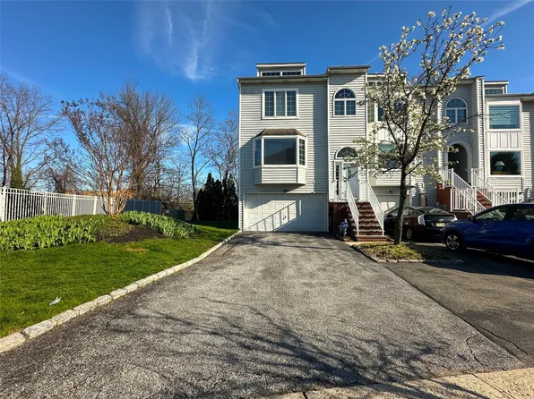 240-54 Oak Park Drive, Douglaston, NY 11362