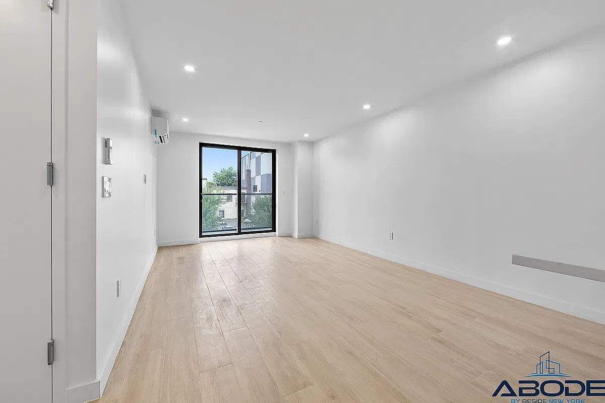 172 Irving Avenue — Photo 4