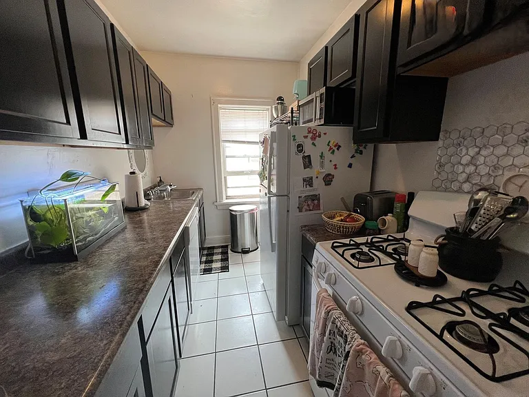 5439 W Martin Dr — Photo 8
