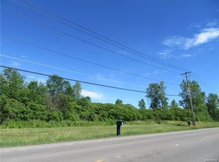 6141 Old Beattie Rd, Lockport, NY 14094