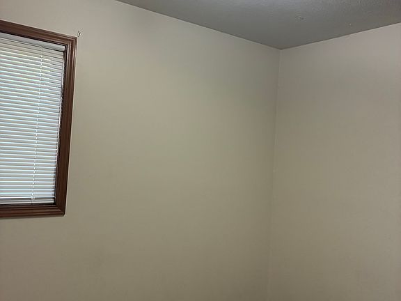 4th image of 905 Tyler St #1