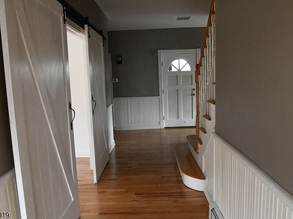 5th image of 4 Highlands Ln