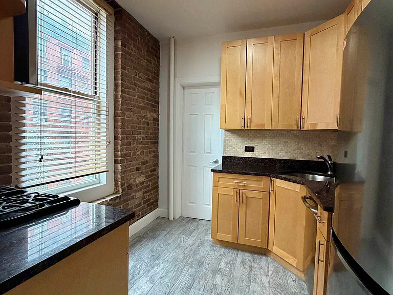 3 Clinton St #7 — Photo 7