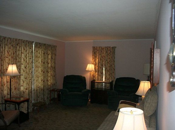 3rd image of 1214 Sunset Dr