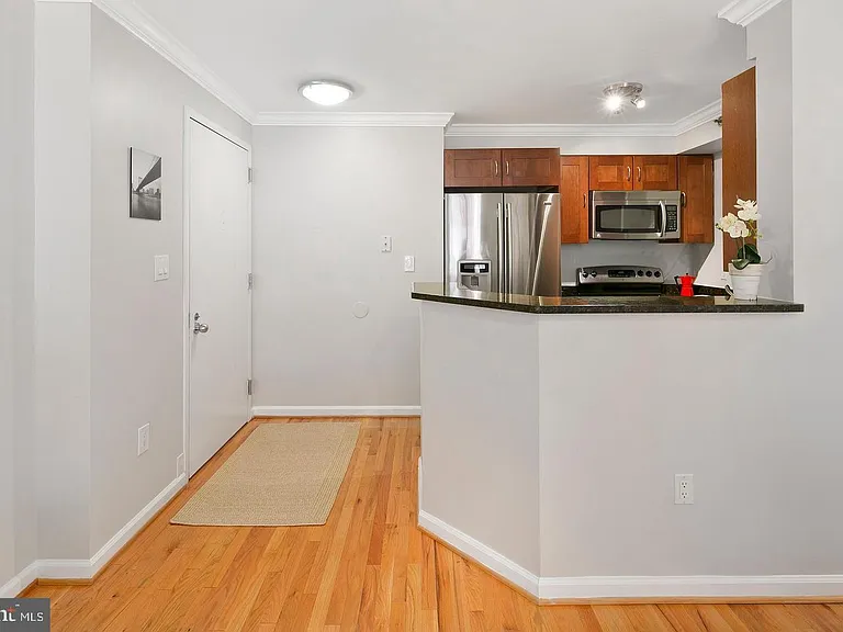 1230 23rd St NW #501 — Photo 3