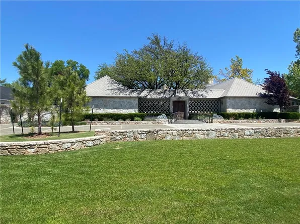 1601 Westminster Pl, Nichols Hills, OK 73120