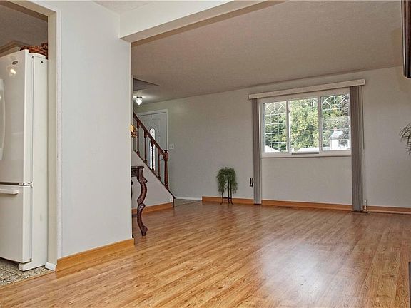 5th image of 1712 Tinkers View Dr