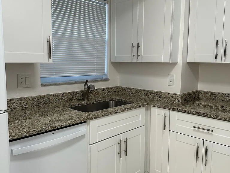 225 Bonnie Blvd #116 — Photo 8