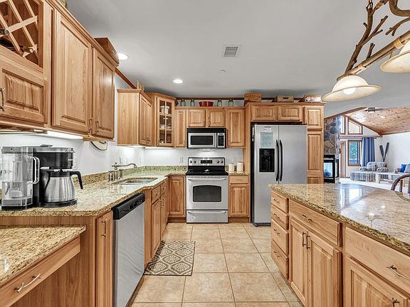 5th image of 1820 Parkland Dr #808