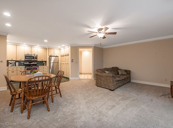 5th image of 4225 Saratoga Ave #403