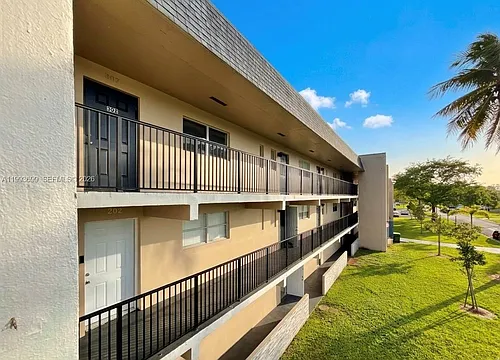 7900 S Colony Cir S #303 Photo 1