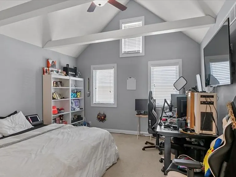 1408 S Madison St — Photo 14