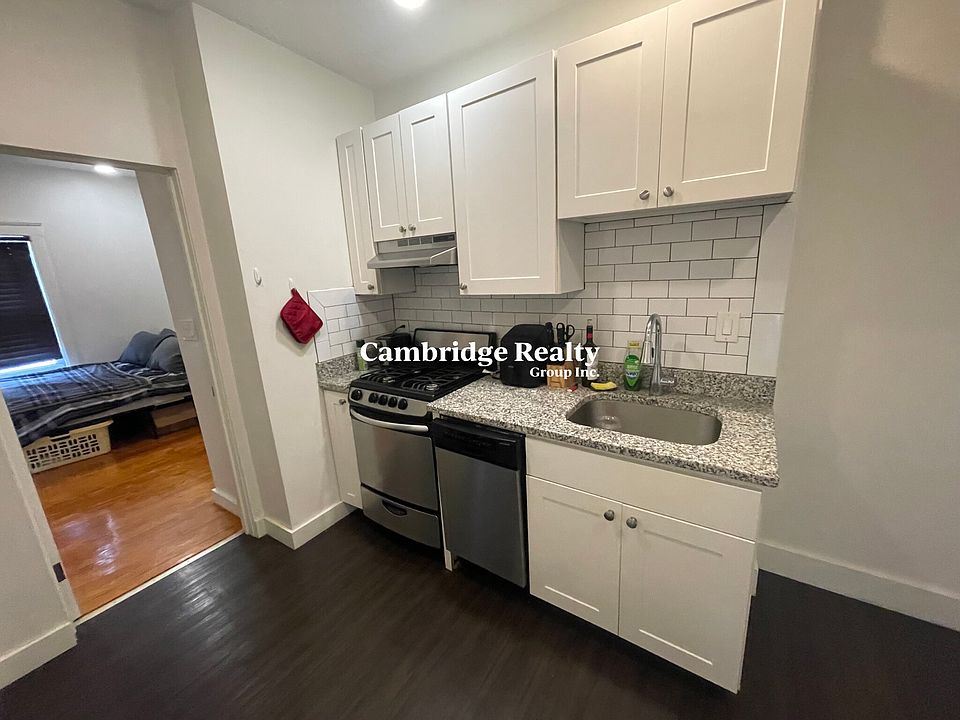 1st image of 137 Tremont St #1