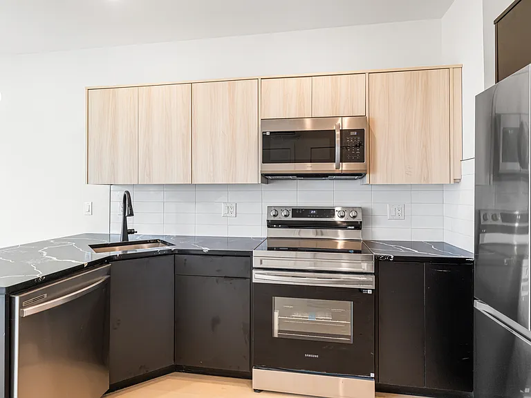 2132-38 N 10th St #303 — Photo 5