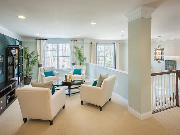 Loft that Overlooks the Dining Room and Foyer
