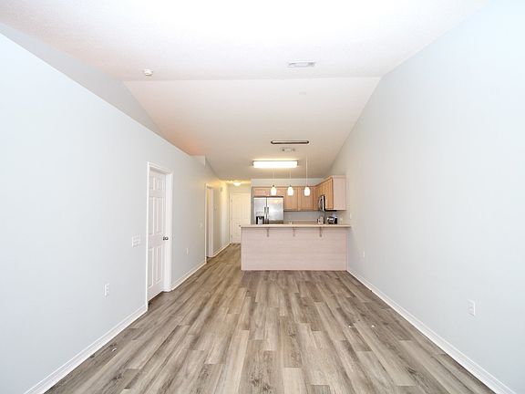 3rd image of 9794 Cobblebrook Dr
