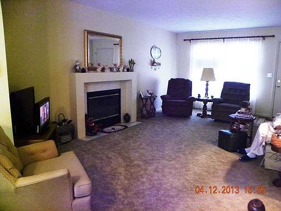 3rd image of 4821 N Pebble Ct