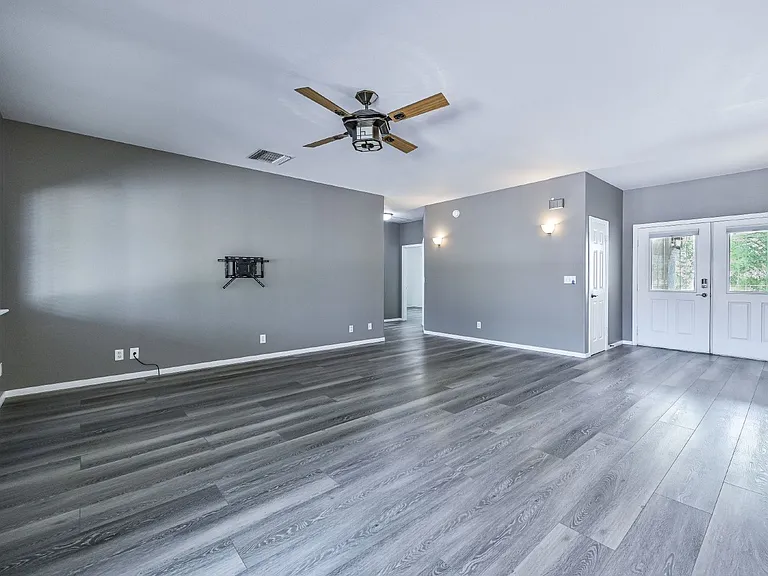 317 W Shamrock Ave — Photo 6