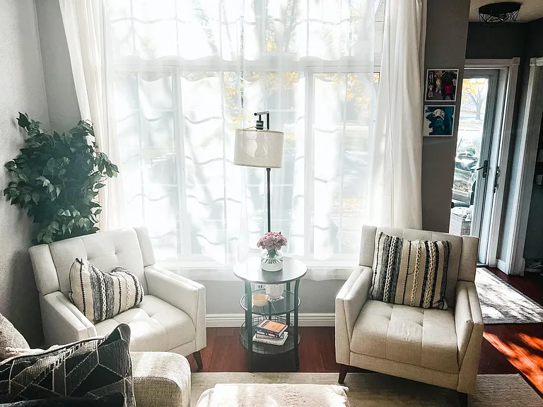 Ample sunlight with large window and light, bright finishes