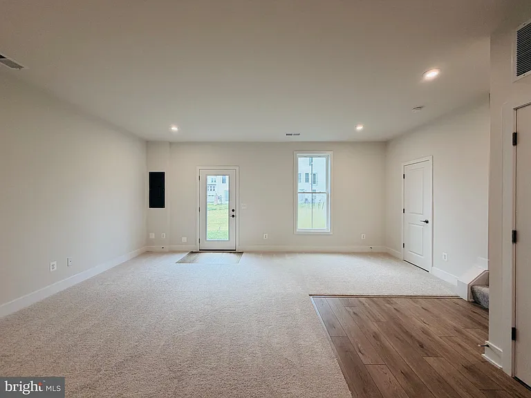 135 Heyford Dr — Photo 44