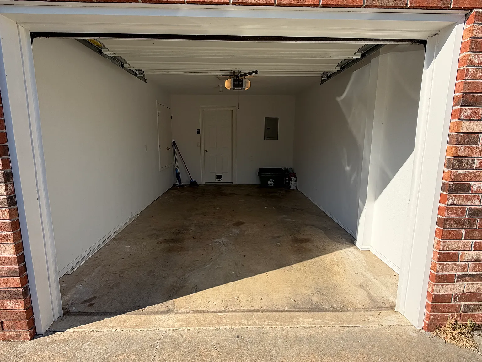 3 bed, 2.5 bath, 1496 sqft, $1,650 — Photo 2