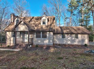 7286 Moss Dr, Swiftwater, PA 18370