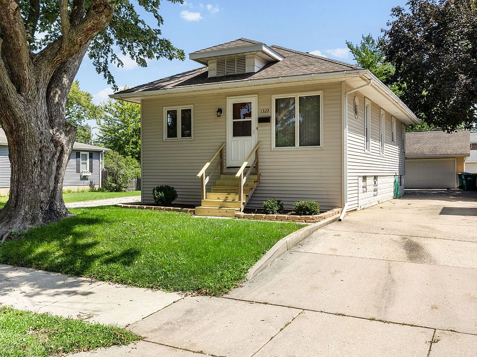 1st image of 1322 N Prairie Ave