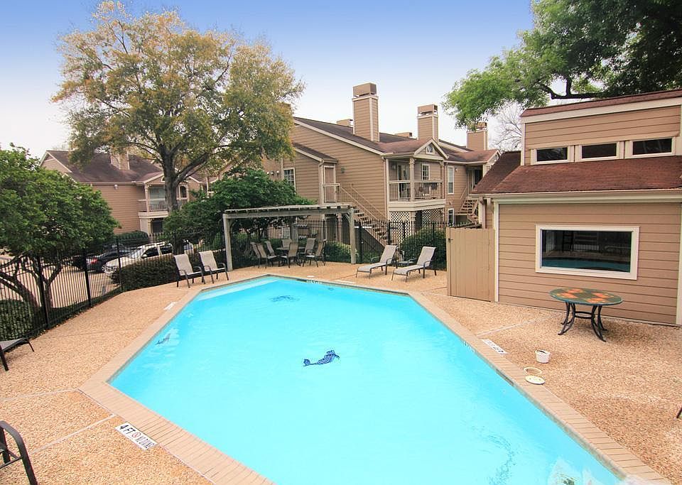 2nd image of 1880 White Oak Dr APT 114