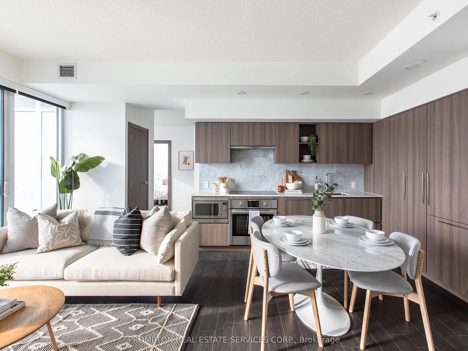 Lakeshore — Photo 1