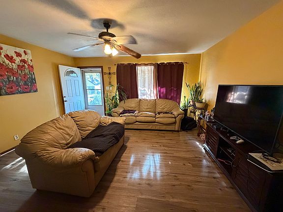 4th image of 1711 Charlotte Dr