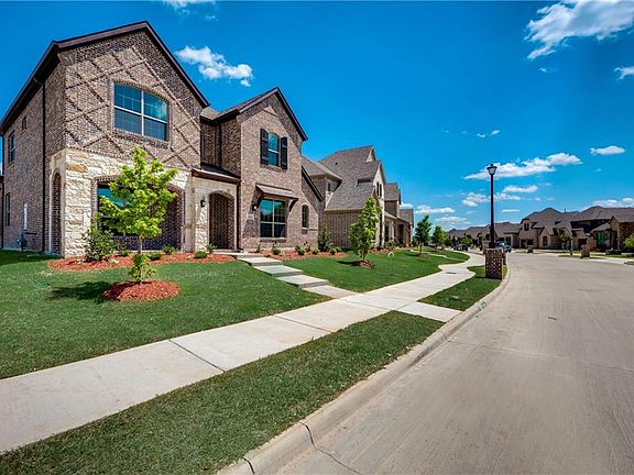 3rd image of 1544 Trowbridge Cir