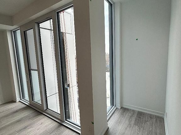 5th image of 2020 Bathurst St #917